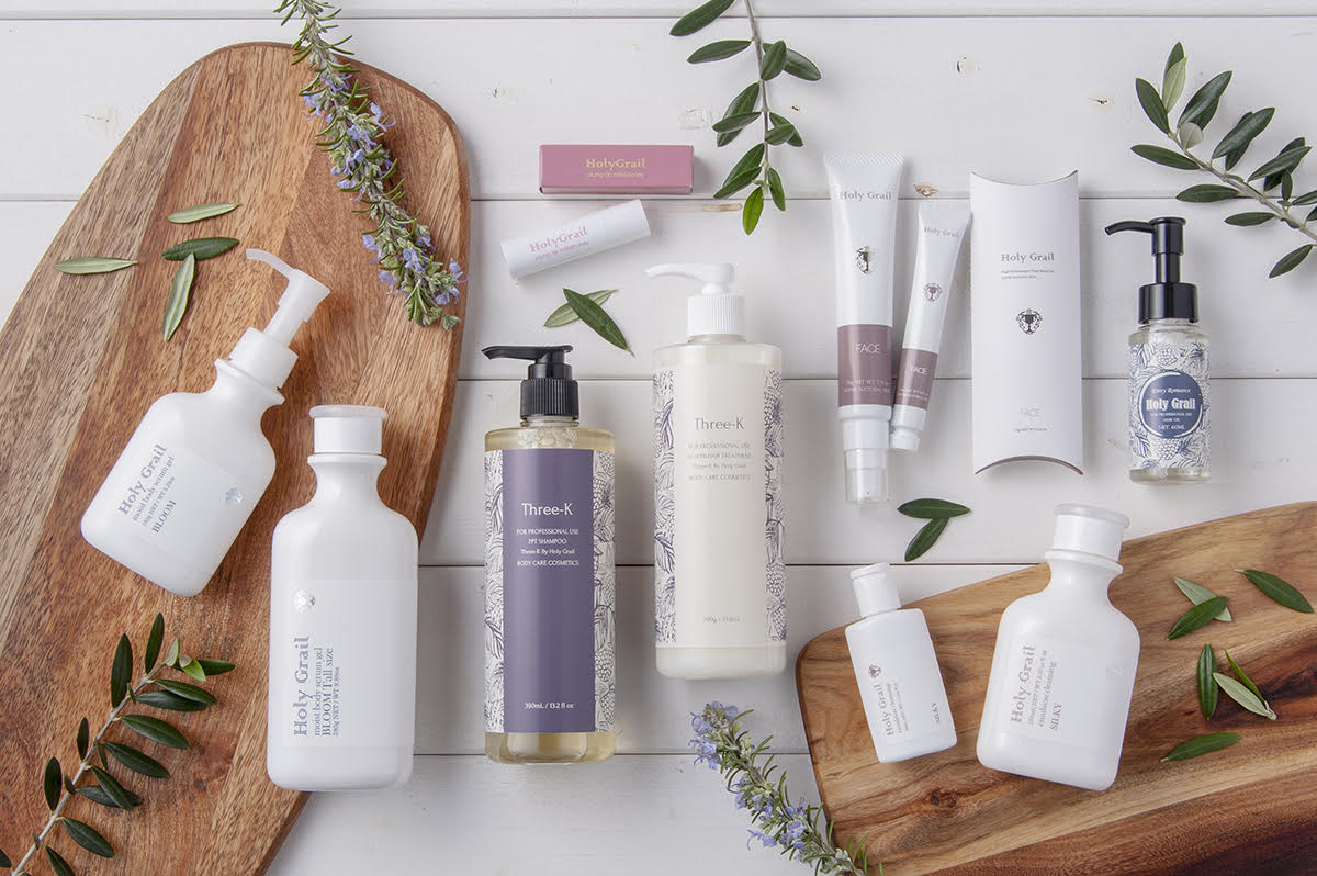 Món quà tặng 20/10 cho vợ như nước hoa hay các loại mỹ phẩm được khá nhiều người yêu thích Món quà tặng 20/10 cho vợ như nước hoa hay các loại mỹ phẩm được khá nhiều người yêu thích